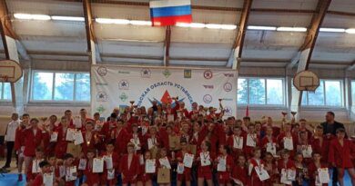11 самбистов из Усинска и 11 медалей межрегионального уровня