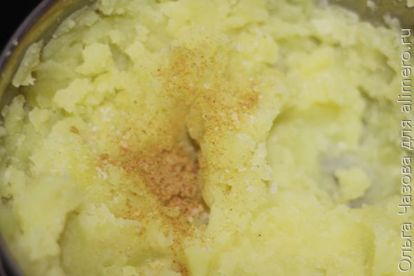 Картофельные чебуреки с куркумой - домашняя выпечка на сковороде