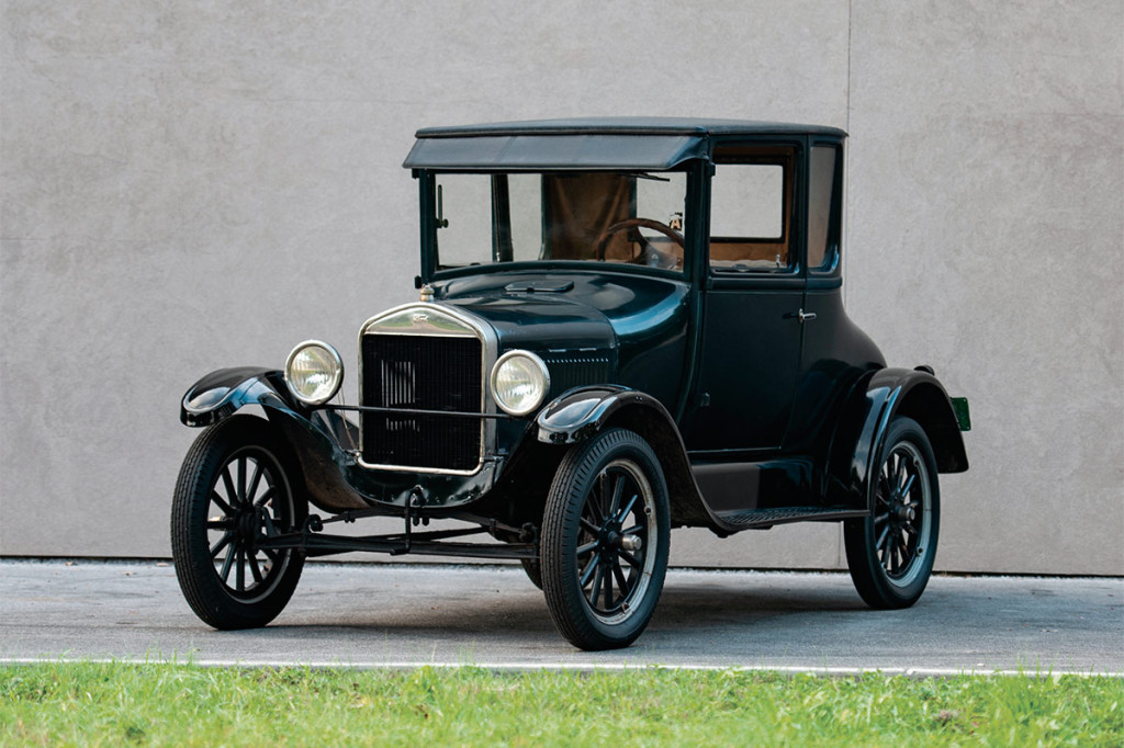 <p>1927 Ford Model T Coupe</p>