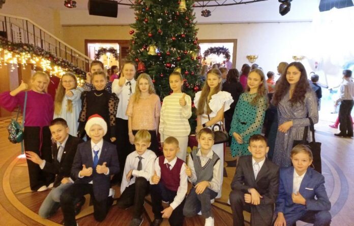 17 учеников из Усинска побывали на ёлке Главы