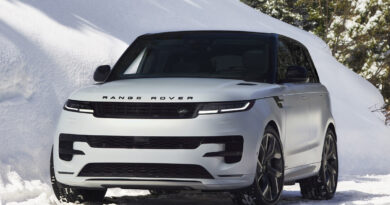 Range Rover Sport обзавёлся версией с креплением для лыж, функцией массажа и подросшей ценой
