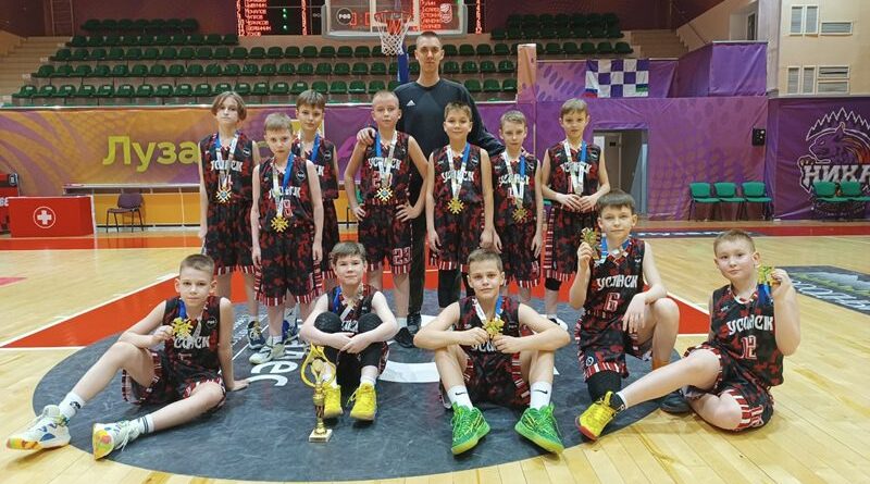 Усинские баскетболисты вернулись из Сыктывкара с серебряными медалями