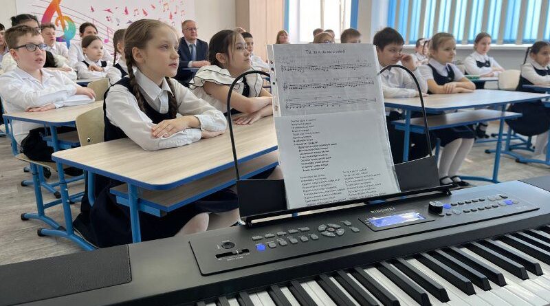 В первой школе Усинска открылся обновлённый кабинет музыки