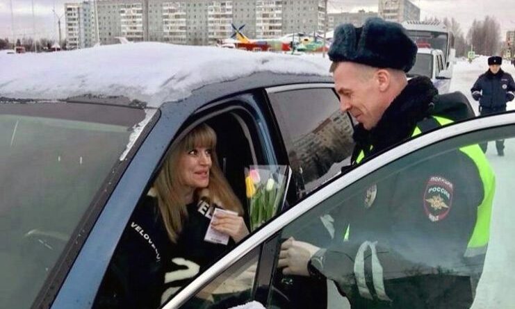 В Усинске отметили Всероссийские акции “Цветы для автоледи” и “8 Марта – в каждый дом!”