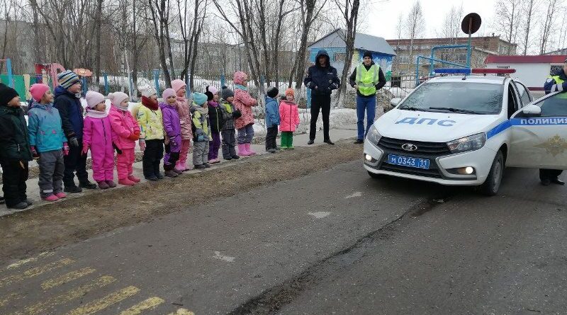 Госавтоинспекторы напомнили детям правила дорожного движения