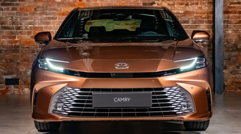 Toyota Camry нового поколения выходит на европейский рынок