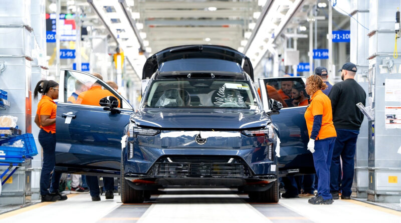 Volvo отсрочит отказ от ДВС из-за слабых продаж электромобилей в США и Китае