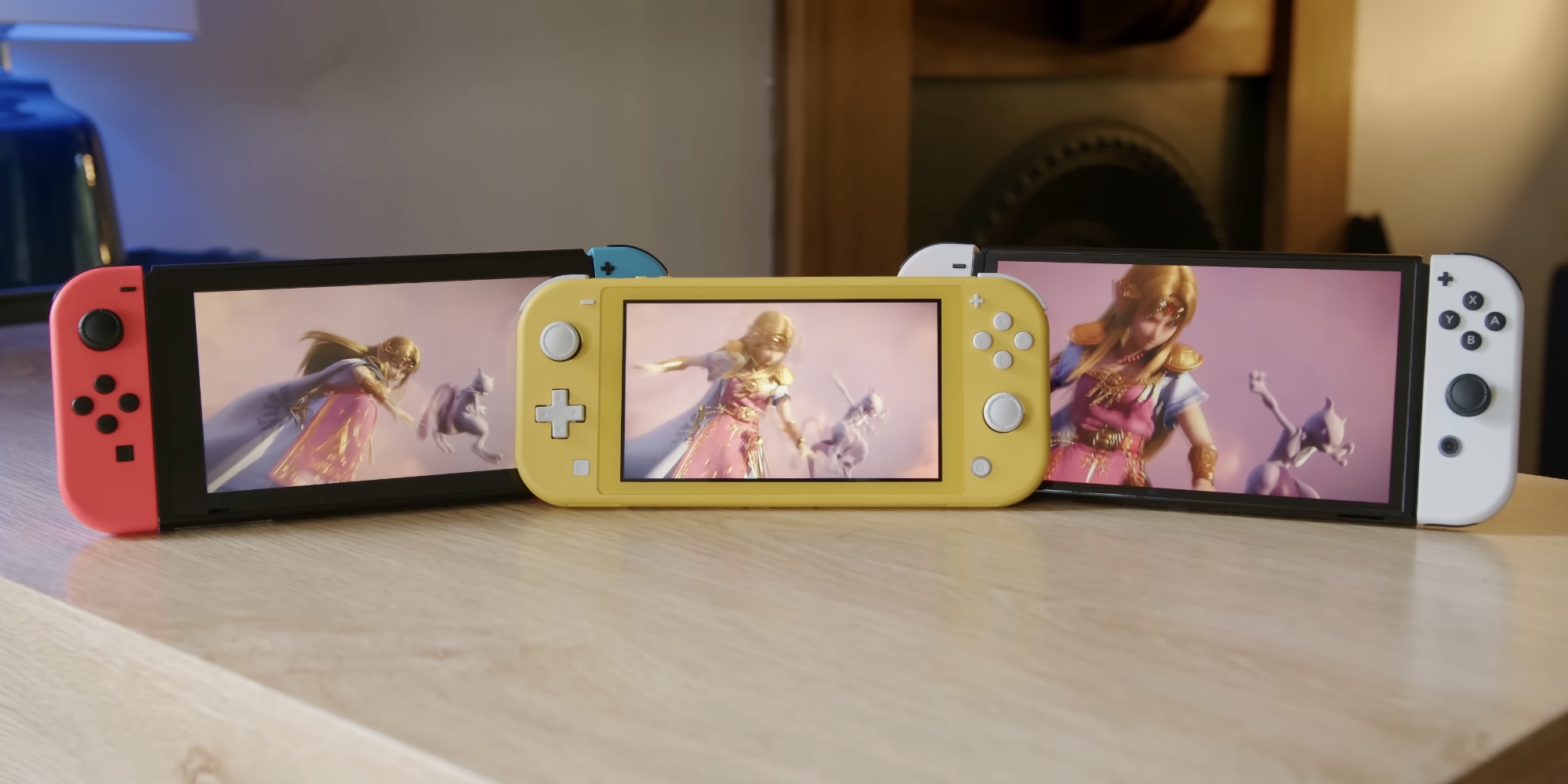 Слева направо: Nintendo Switch, Switch Lite, Switch OLED