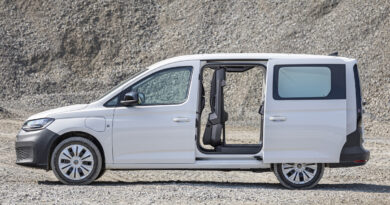 VW привёз в Ганновер новые Transporter и Caravelle, Multivan eHybrid 4Motion и Caddy Flexible