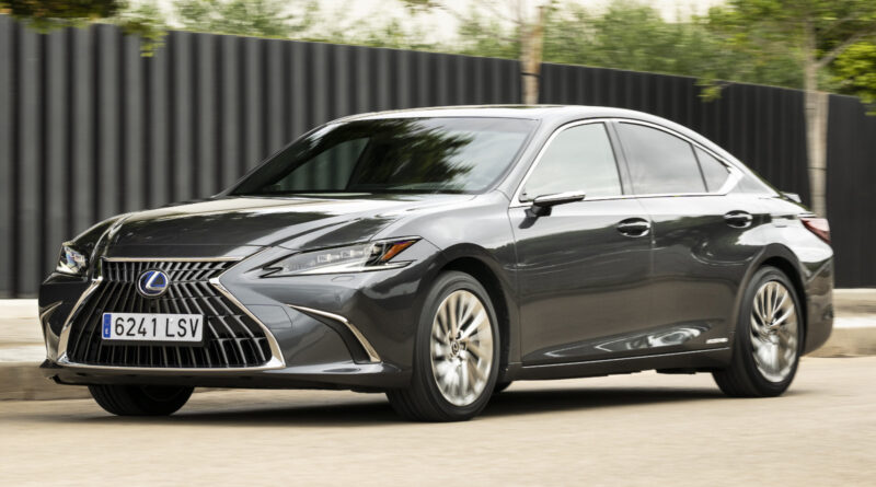 Рестайлинг Lexus ES: первые изображения