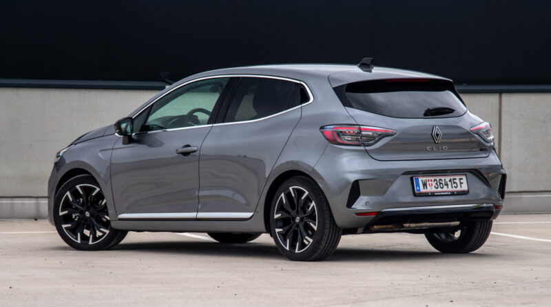 Renault готовит Clio следующего поколения: новое изображение