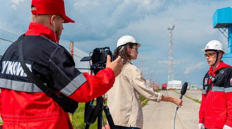 Нефтяники проводят отраслевой конкурс журналистских работ