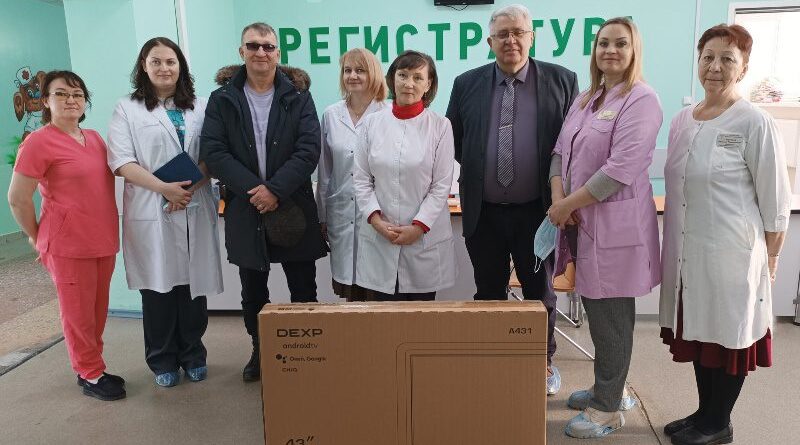 В Усинской больнице появились новые телевизоры благодаря поддержке предпринимателя