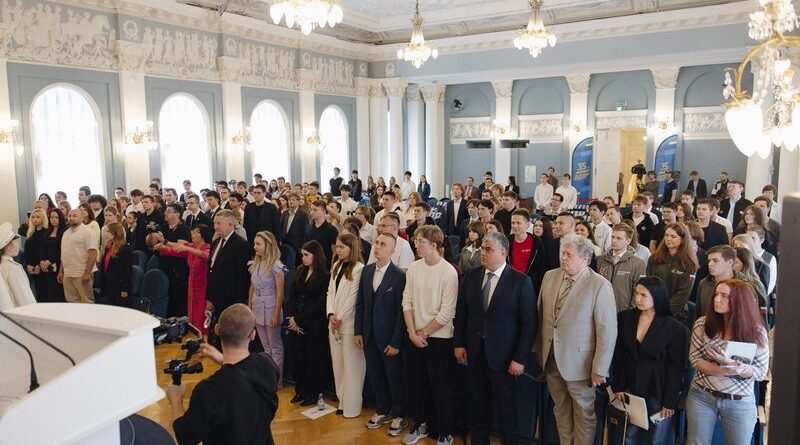 Усинский выпускник стал призёром Всероссийского конкурса имени Жириновского