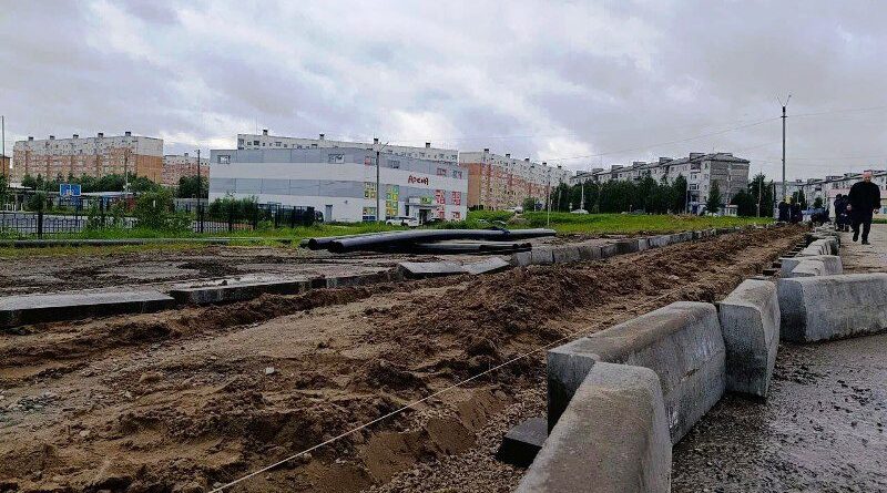 В Усинске продолжается благоустройство тротуаров на Воркутинской улице
