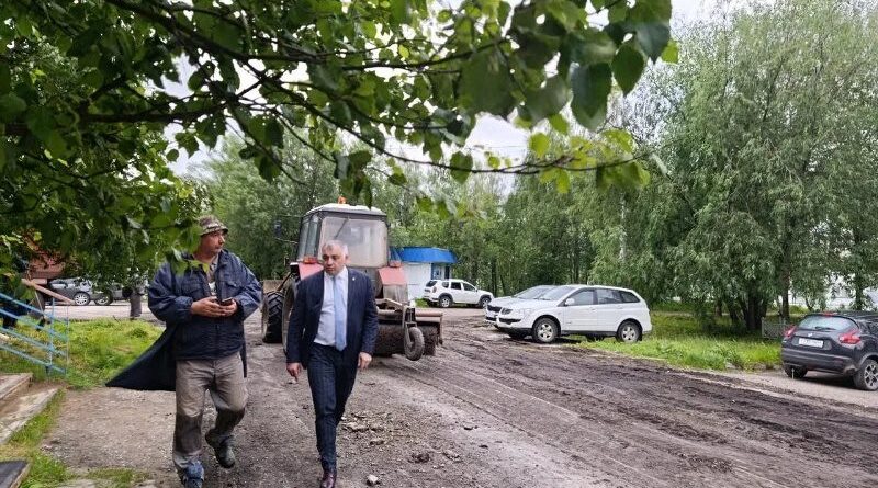 В Усинске стартовал первый ремонт двора по нацпроекту «Инфраструктура для жизни»