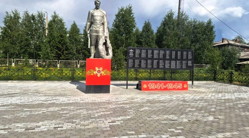 В Усть-Усе завершена реставрация мемориала «Воин с венком»