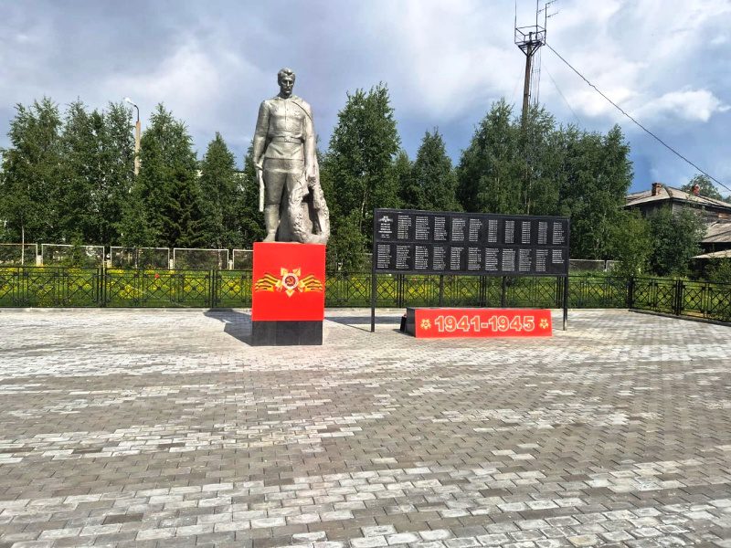 В Усть-Усе завершена реставрация мемориала «Воин с венком» (1)