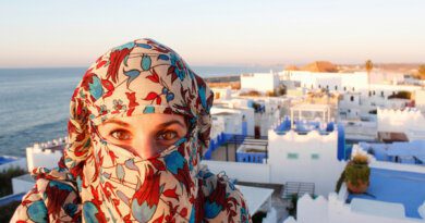 «Грязь и маки»: почему россияне не понимают отдых в Марокко