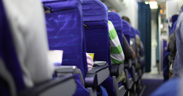 Путешественница сняла на видео секретные комнаты в самолете