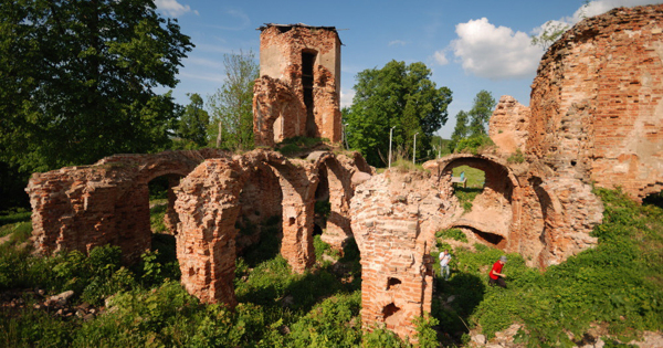 Руины в Белоруссии, где живут только призраки
