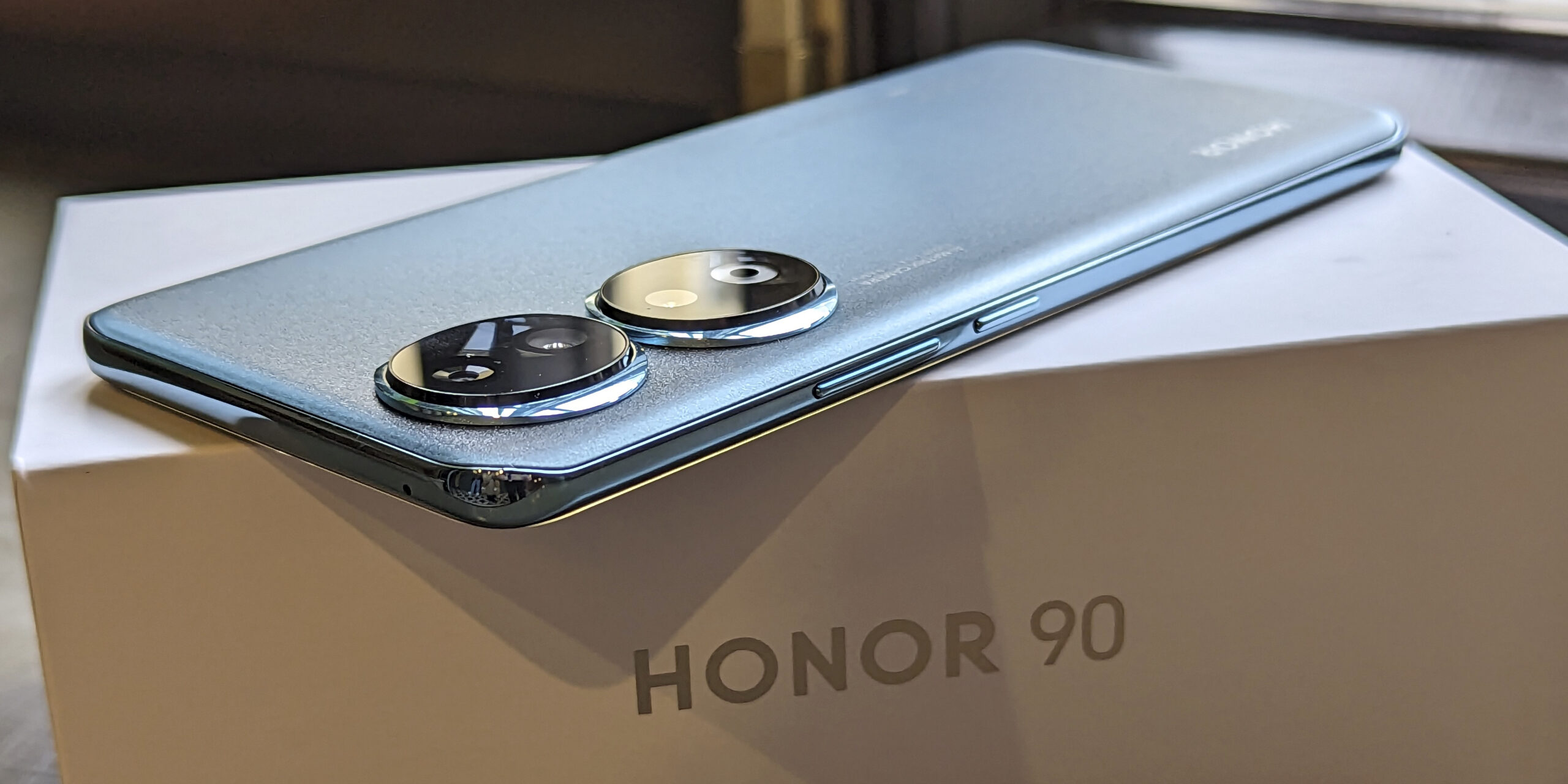 Обзор Honor 90 — недорогого смартфона с флагманским дисплеем и камерой на 200 Мп