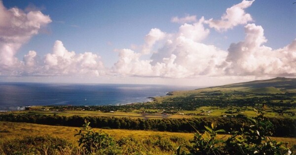 Жители острова Пасхи проголосовали против возвращения туристов