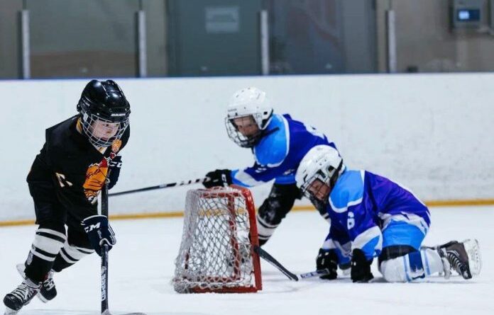 «Арктический фестиваль» приглашает юных хоккеистов опробовать лёд Усинска