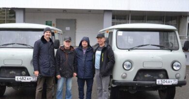 Автопарк Усинской больницы пополнили два автомобиля УАЗ