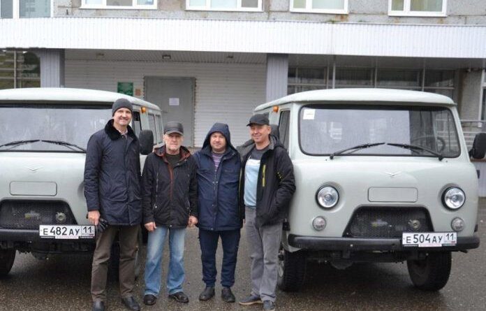 Автопарк Усинской больницы пополнили два автомобиля УАЗ