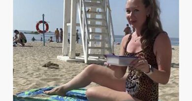 Способ уберечь телефон на пляже возмутил россиян