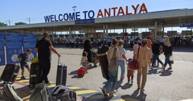 АТОР: Турцию смогут посетить только привитые "Спутник V"