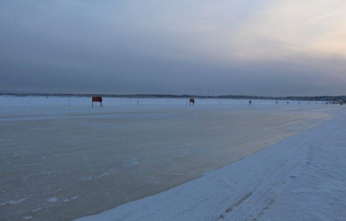 Ледовую переправу в районе села Усть-Уса начнут намораживать с приходом морозов
