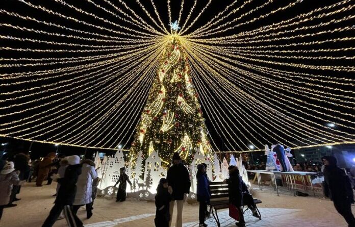 Магия новогодней ёлки: Усинск открыл зимний городок, вдохновив регион