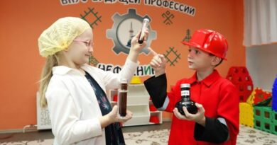 Маленькие нефтяники: Усинский детский сад №14 открыл тематический кабинет “Нефтени́ка” при поддержке ЛУКОЙЛа