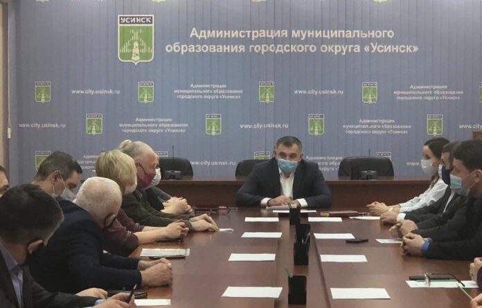 Николай Такаев призвал УК и ресурсоснабжающие организации Усинска оперативно реагировать на заявки местных жителей