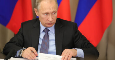 Путин анонсировал повышение МРОТ в 2024 году