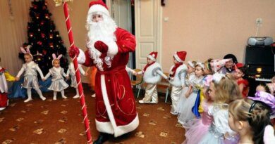 Родителям в Коми разрешили приходить на новогодние утренники детей