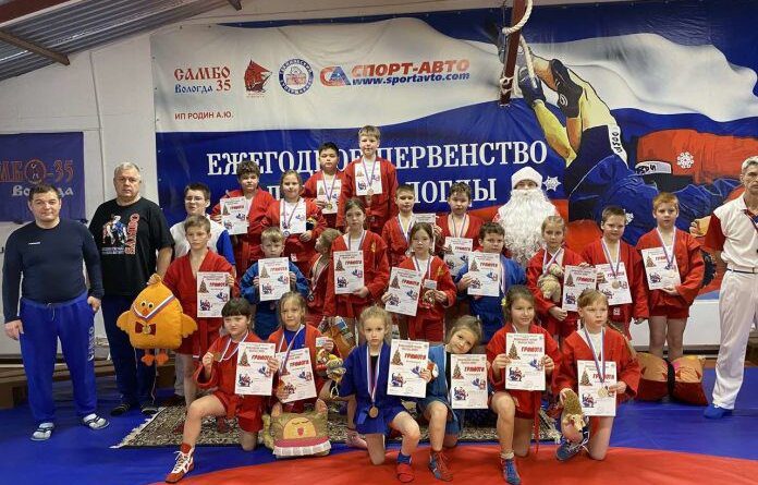 Самбисты из Усинска стали победителями и призёрами на Межрегиональном турнире