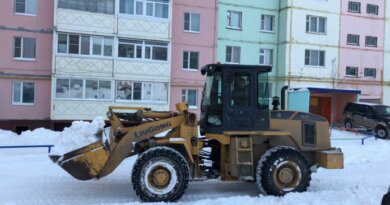 Снег продолжает засыпать Усинск
