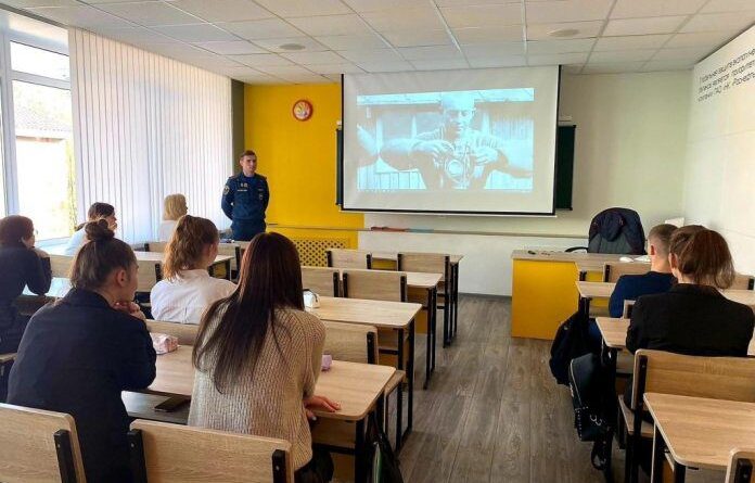 Сотрудники МЧС Усинска провели для школьников открытые уроки