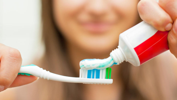 Стоматолог рассказала, какие продукты и диеты влияют на здоровье зубов