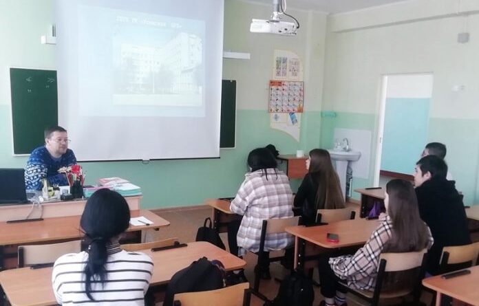 Усинская ЦРБ начала цикл встреч с учениками 8-11 классов школ города