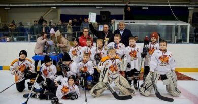 Усинская хоккейная команда «Феникс» привезла золото из Сосногорска