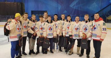 Усинская хоккейная команда “Гера” везёт домой бронзу