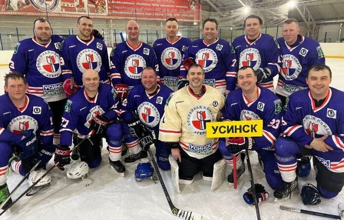 Усинская хоккейная команда «Гера» завоевала серебряные медали