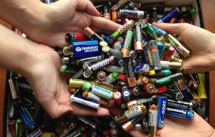 Усинские школьники обменяли 170 кг старых батареек на плазму