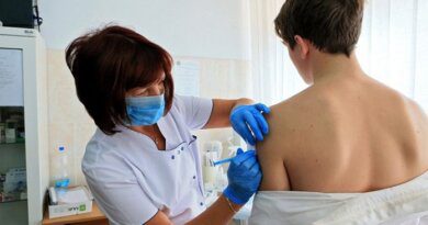 В ближайшее время начнется тестирование вакцины “Эпиваккорона” на подростках