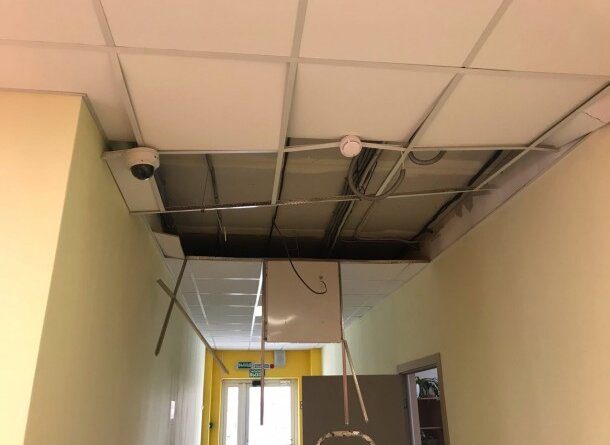 В Коми в новой школе обрушился потолок