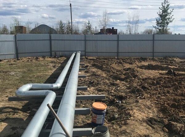 В поселке Усадор продолжается строительство водозаборной скважины